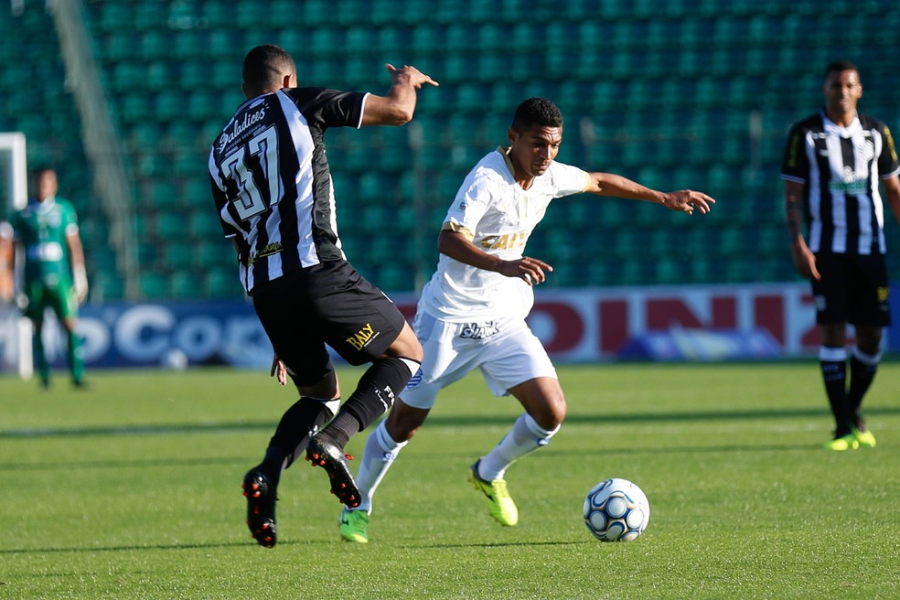 No Orlando Scapelli, CSA derrotou o Figueirense por 2 a 1 — Foto: FERNANDO REMOR/O FOTOGRÁFICO/ESTADÃO CONTEÚDO
