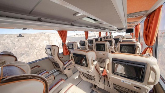 Veja interior de ônibus de luxo da viagem mais longa do mundo 