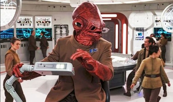 O personagem Admiral Ackbar foi dublado pelo ator Tom Kane em Star Wars: Episódio VIII - Os Últimos Jedi (2017) (Foto: Reprodução)
