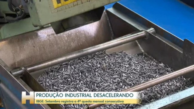 Produção industrial recua pelo 4º mês seguido