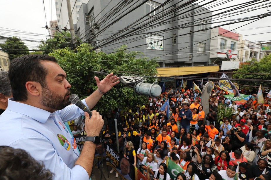O governador Claudio Castro em campanha