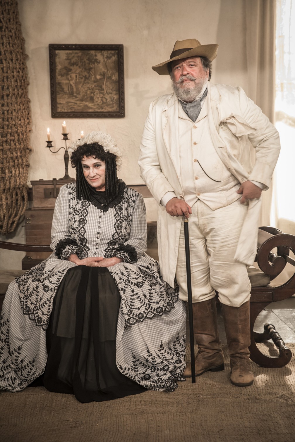 Vera Holtz e Luis melo são Lota e Batista Pindaíba, em 'Nos Tempos do Imperador', próxima novela das 6 — Foto: Tv Globo/João Miguel Jr