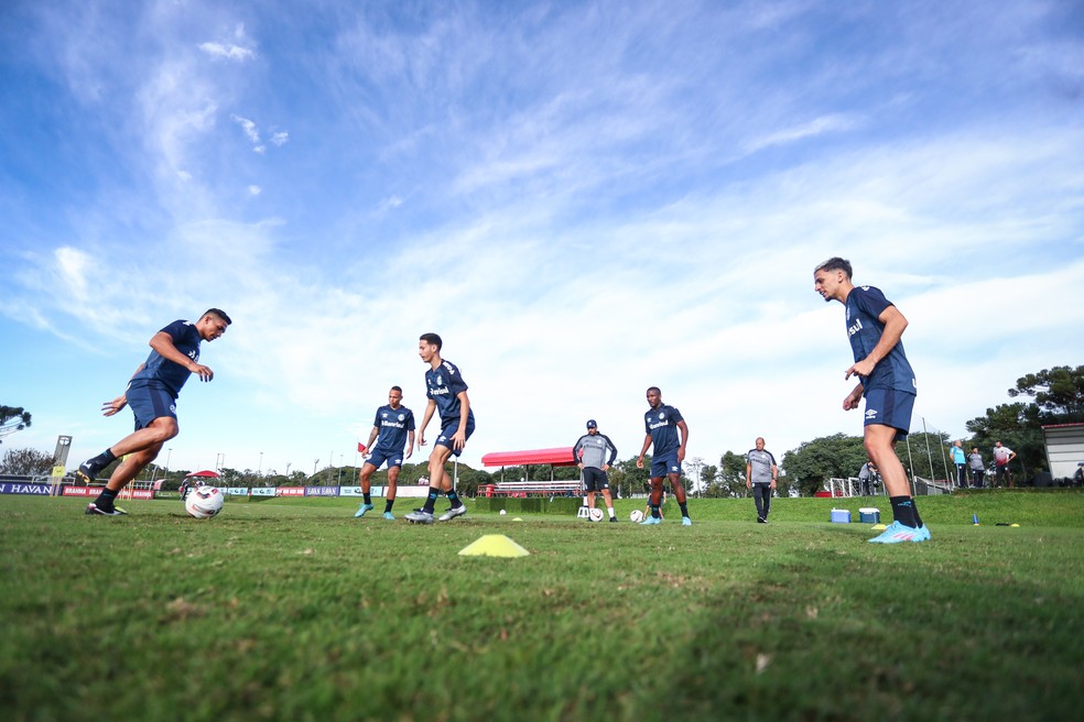 Confira a provável escalação do Grêmio para enfrentar o Operário-PR