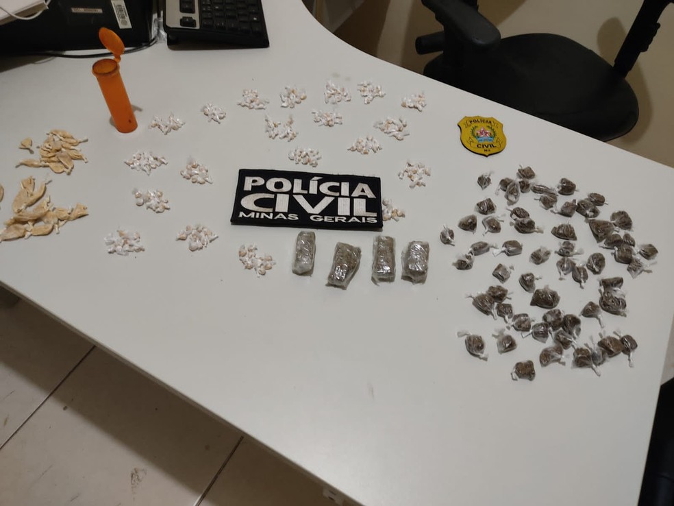 Polícia apreendeu maconha, crack e cocaína — Foto: Polícia Civil/Divulgação