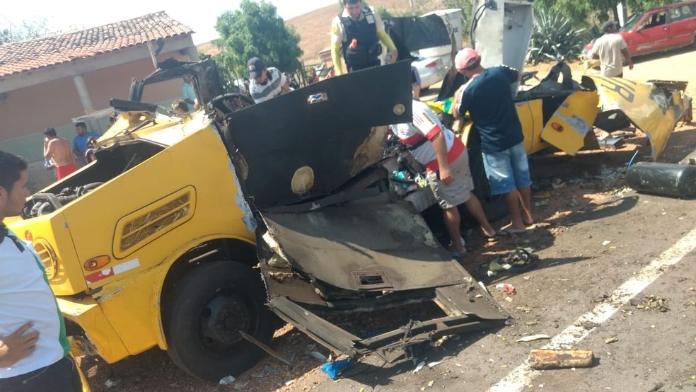 Bando rendeu funcionários e explodiu carro-forte no interior do Ceará — Foto: Arquivo pessoal