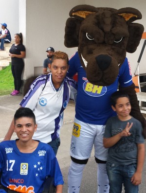 A convite de Fábio, cruzeirenses de Mariana visitam a Toca da Raposa