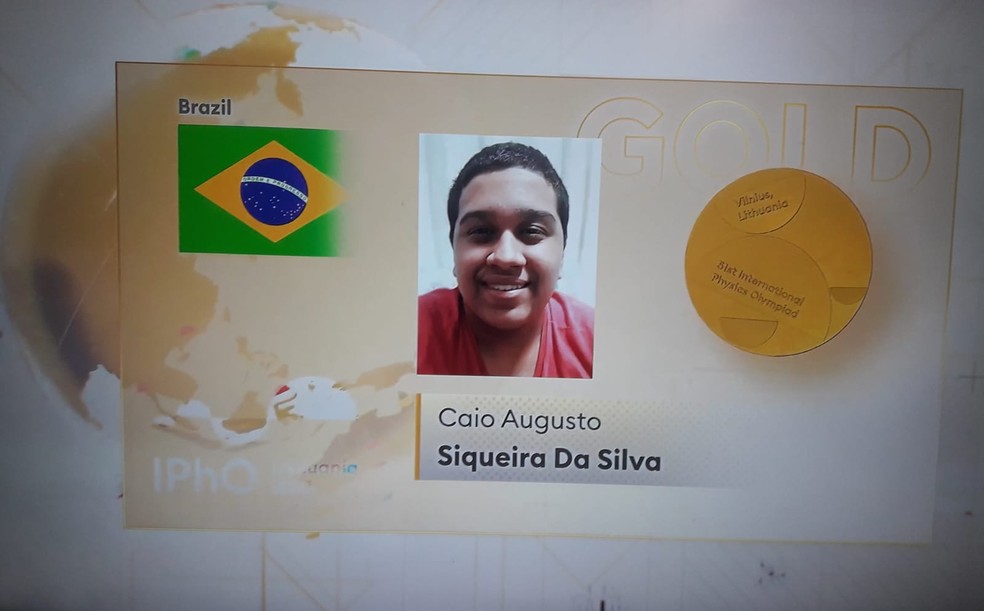 Premiação online de Caio Augusto Siqueira na Olimpíada Internacional de Física — Foto: Reprodução/Youtube