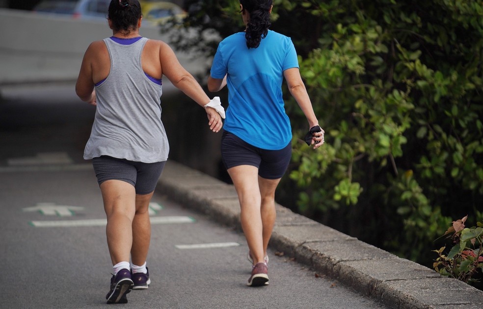 De acordo com estudo, mulheres entre 50 e 70 anos que pararam suas atividades durante a pandemia tiveram piora na saúde. — Foto: Marcos Serra Lima/G1
