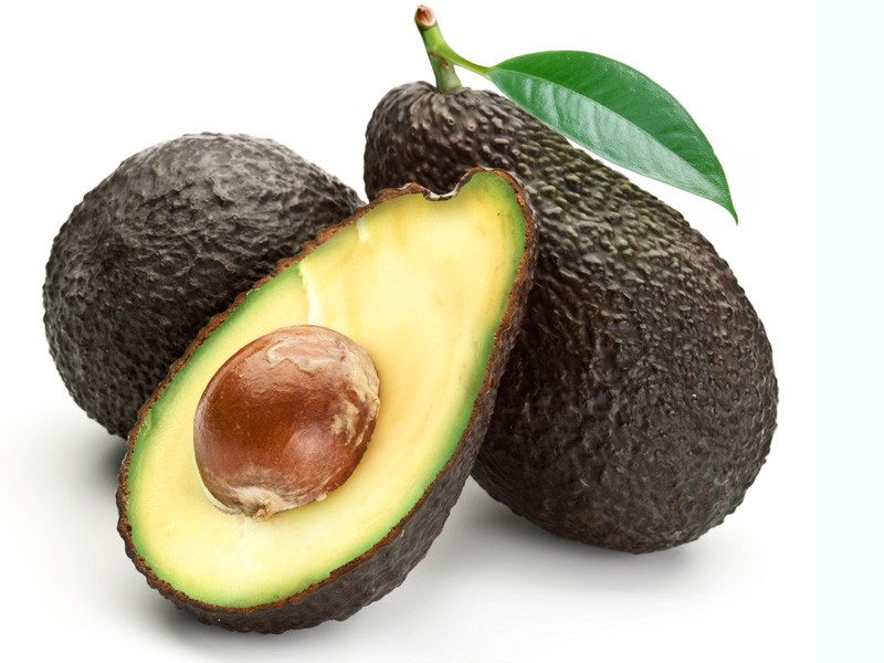 ABACATE: "Todos os nutricionistas concordam que o abacate é um alimento que se deve comer. Ele é uma grande fonte de gorduras saudáveis, que ajudam a saciar de modo que você vai ser menos propensa a querer consumir logo depois”, relata Carolyn Brown (Foto: Thinkstock)