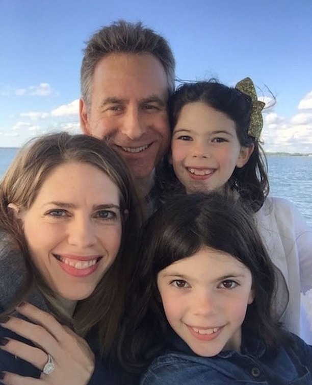 Rachel com o marido e as filhas (Foto: Reprodução Instagram)