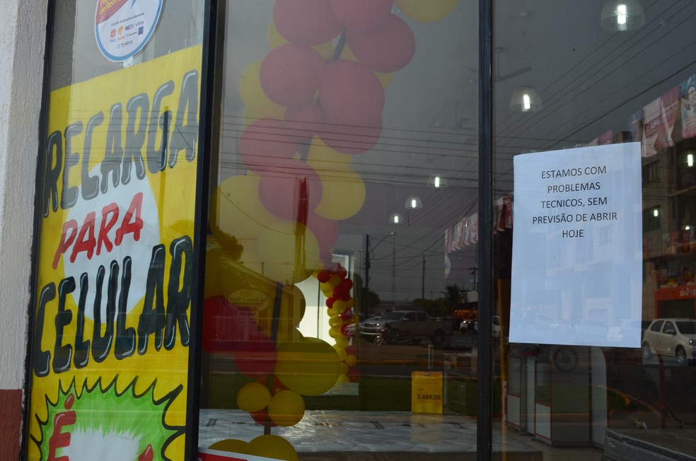 Após o furto, a loja não abriu para atendimento nesta terça-feira (17) (Foto: Eliete Marques/G1)