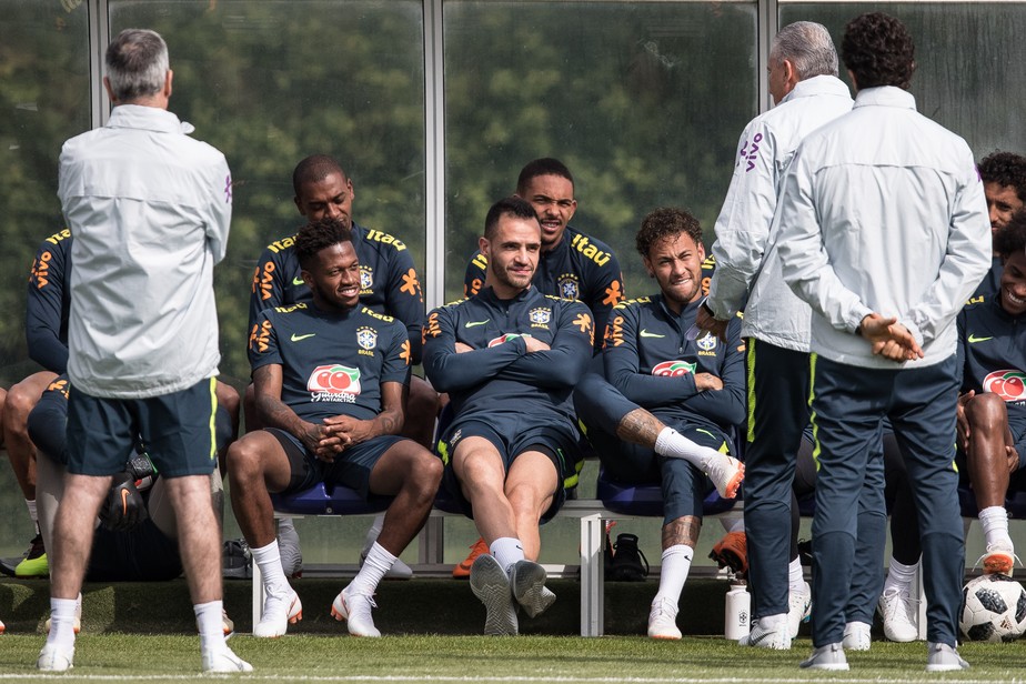 Exame nÃ£o aponta lesÃ£o em Renato Augusto, que tem âdia Dâ na SeleÃ§Ã£o