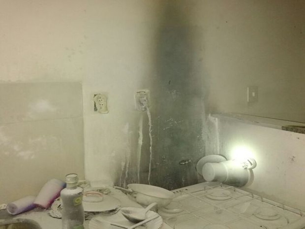 Bombeiros do quartel de Nossa Senhora do Socorro combateram o incêndio (Foto: CBM, Divulgação)