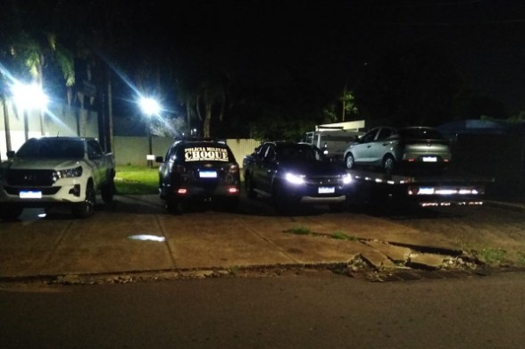 Homem morre em confronto com a polícia e outros 5 são presos por furtos de caminhonetes em MS
