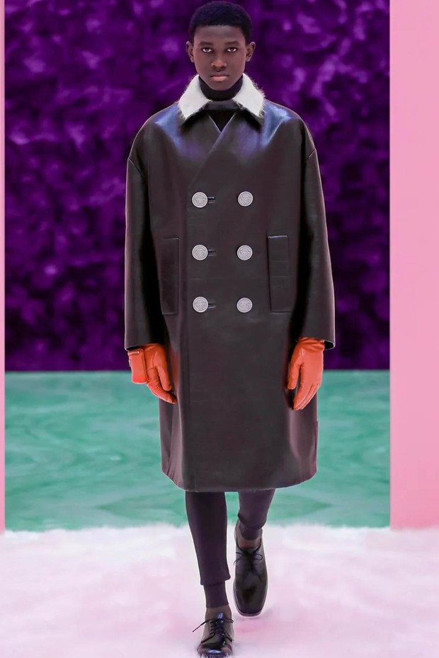 Miucia e Raf Simons apresentam inverno 2021 masculino da Prada em Milão -  Vogue | Moda