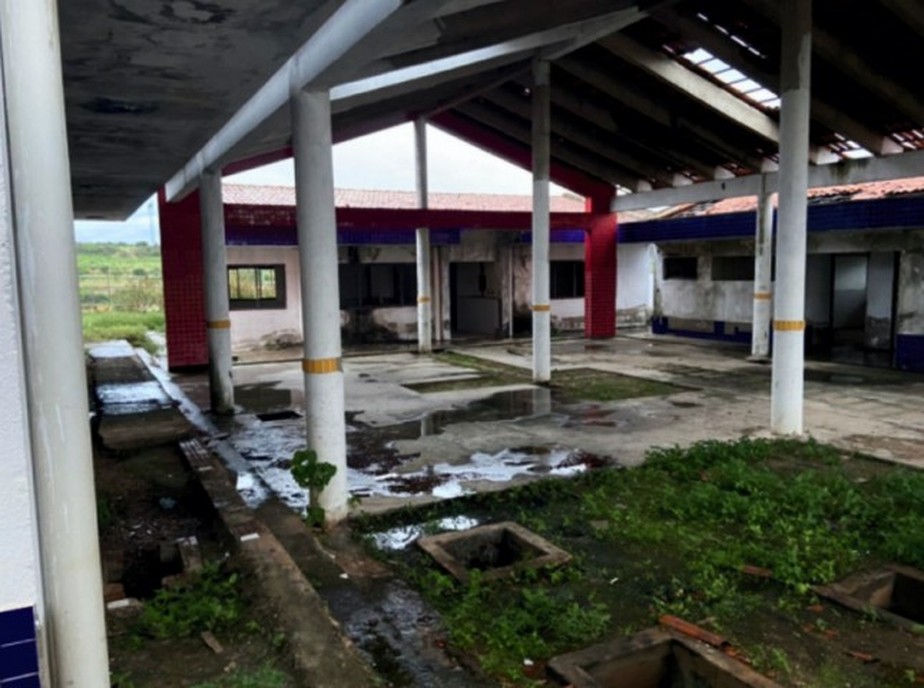 Obra de escola inacabada no Ceará