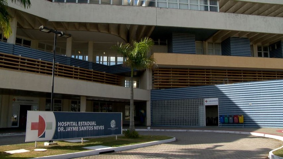 Vítima está internada no Hospital Jayme Santos Neves — Foto: Reprodução/TV Gazeta