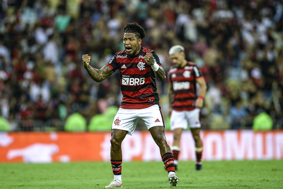 Marinho celebra vitória do Flamengo sobre o Vasco — Foto: Marcelo Cortes / CRF