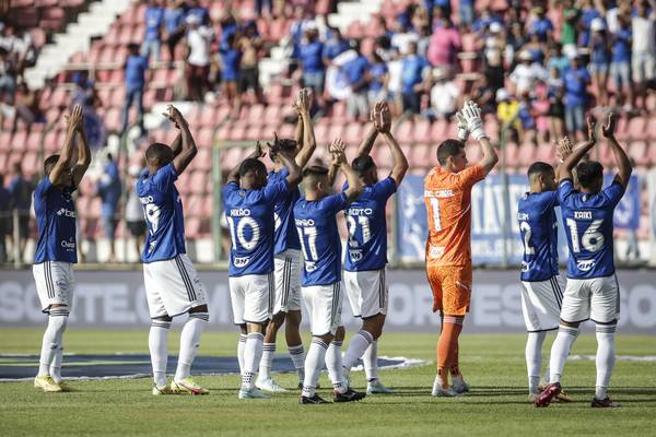 Cruzeiro abre enquete, e sócios do time definem uniforme para clássico com América-MG