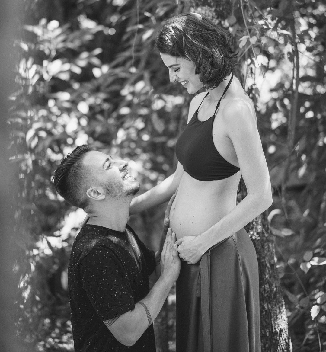 Junior Lima e Mônica Benini anunciam gravidez  (Foto: Reprodução / Instagram )