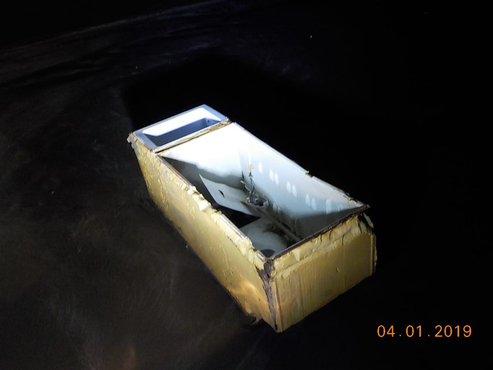EletrodomÃ©sticos sÃ£o encontrados no mar por equipes do Instituto Gremar â€” Foto: DivulgaÃ§Ã£o/Instituto Gremar