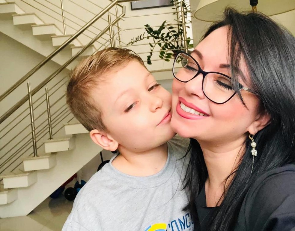 mae relata luta de filho autista que aos 11 anos ja teve mais de 200 convulsoes e entrou em coma duas vezes santos e regiao g1
