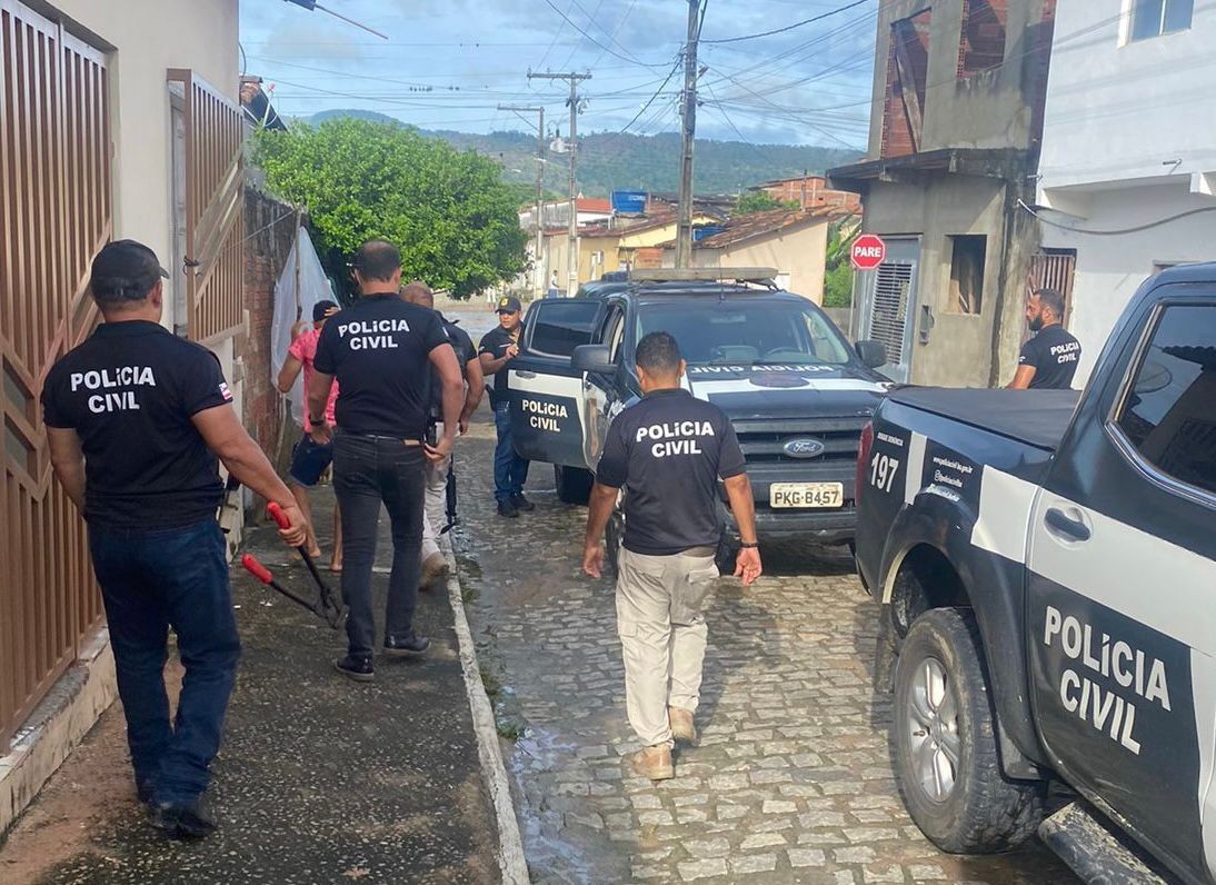 Mais de 70 pessoas são presas em operação contra tráfico de drogas e outros crimes na Bahia