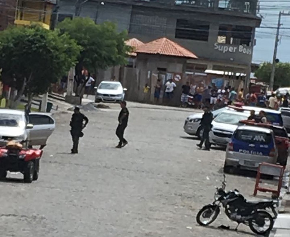 Tentativa de assalto ocorreu no Supermercado Ferreirense, na Mata Norte de Pernambuco (Foto: Reprodução/WhatsApp)