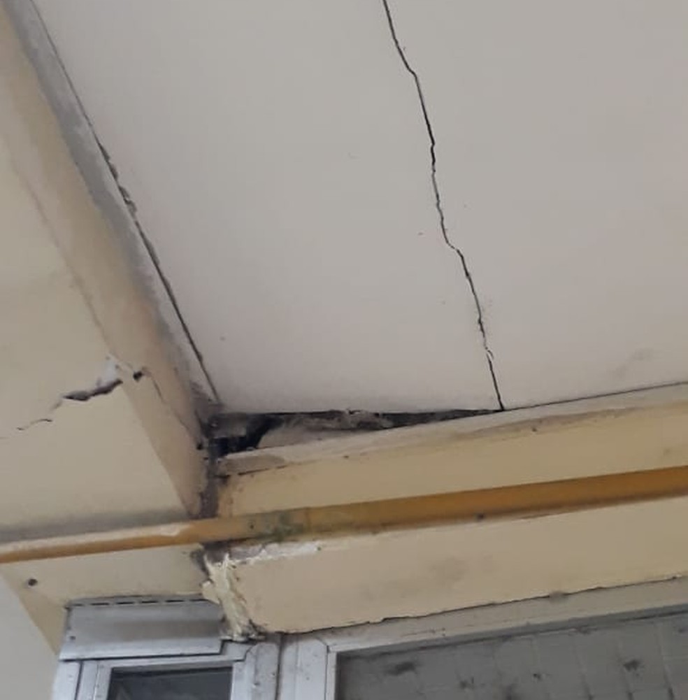 Parte interna do Hospital Getúlio Vargas enfrenta problemas estruturais — Foto: Reprodução/WhatsApp