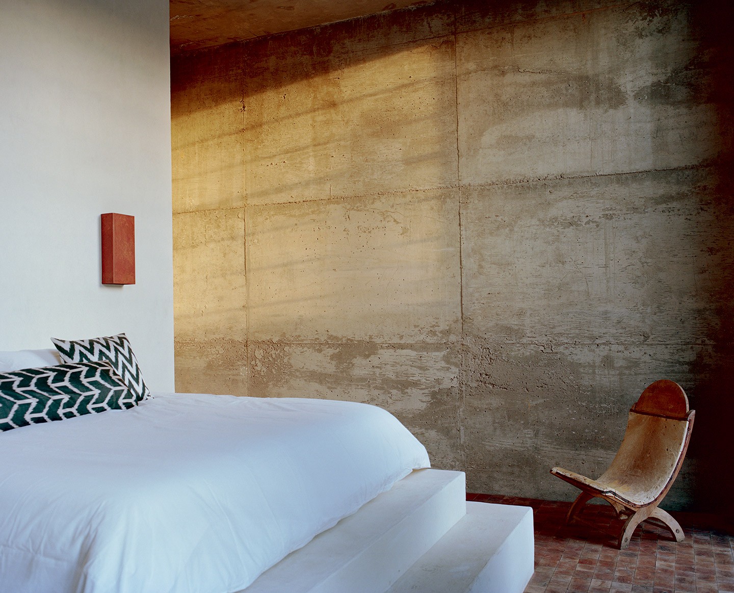 Casa no México tem interiores de concreto esculpido e visto impressionante para montanha (Foto: Tom De Peyret)