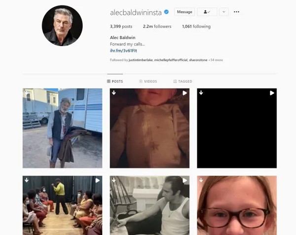 O perfil de Alec Baldwin no Instagram quando ainda tinha a foto que ele acabou deletando (Foto: Instagram)