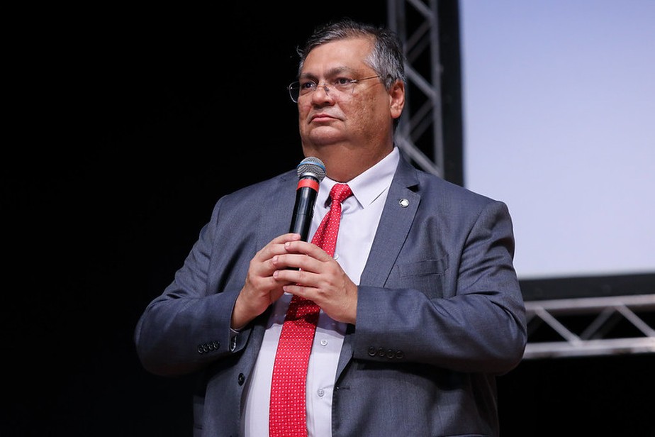 Dino sobre operação da PF que mirou em Marcos do Val: 'Que responda perante a polícia e a Justiça'