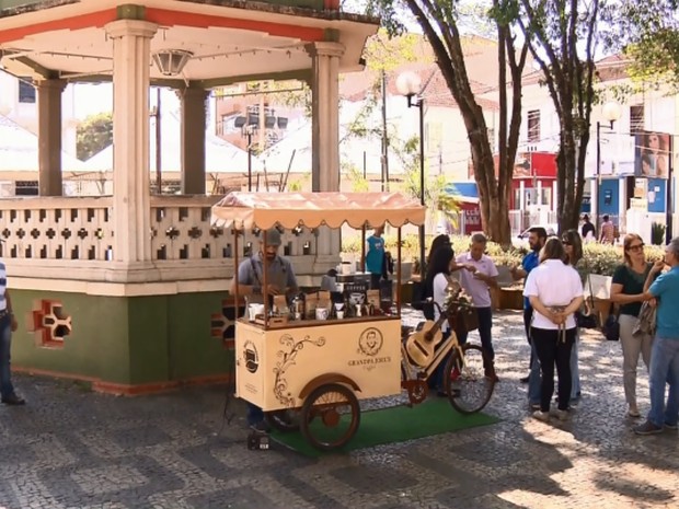 Bicicleta foi transformada em cafeteria por casal de Santa Rita do Sapucaí (Foto: Reprodução EPTV)