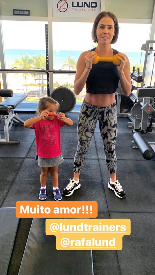 Deborah Secco e Maria Flor (Foto: Reprodução / Instagram)