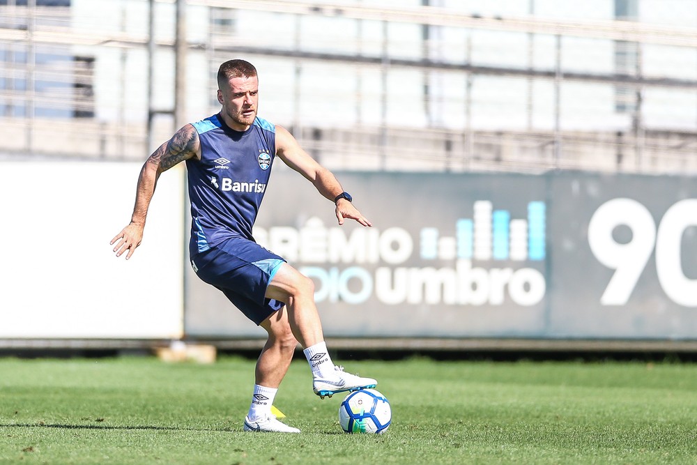 Ramiro, do Grêmio, recebe contato e entra na mira do Corinthians