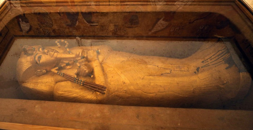 Sarcófago de ouro de Tutancâmon é restaurado pela primeira vez desde sua descoberta em 1922 — Foto: Mohamed Abd El Ghany/Reuters