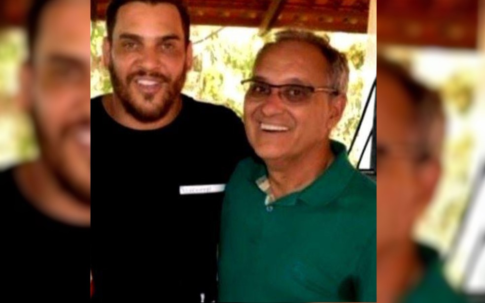 Cauan em foto antiga com o pai, João Luiz: cantor já recebeu alta e se recupera em casa — Foto: Reprodução/TV Globo