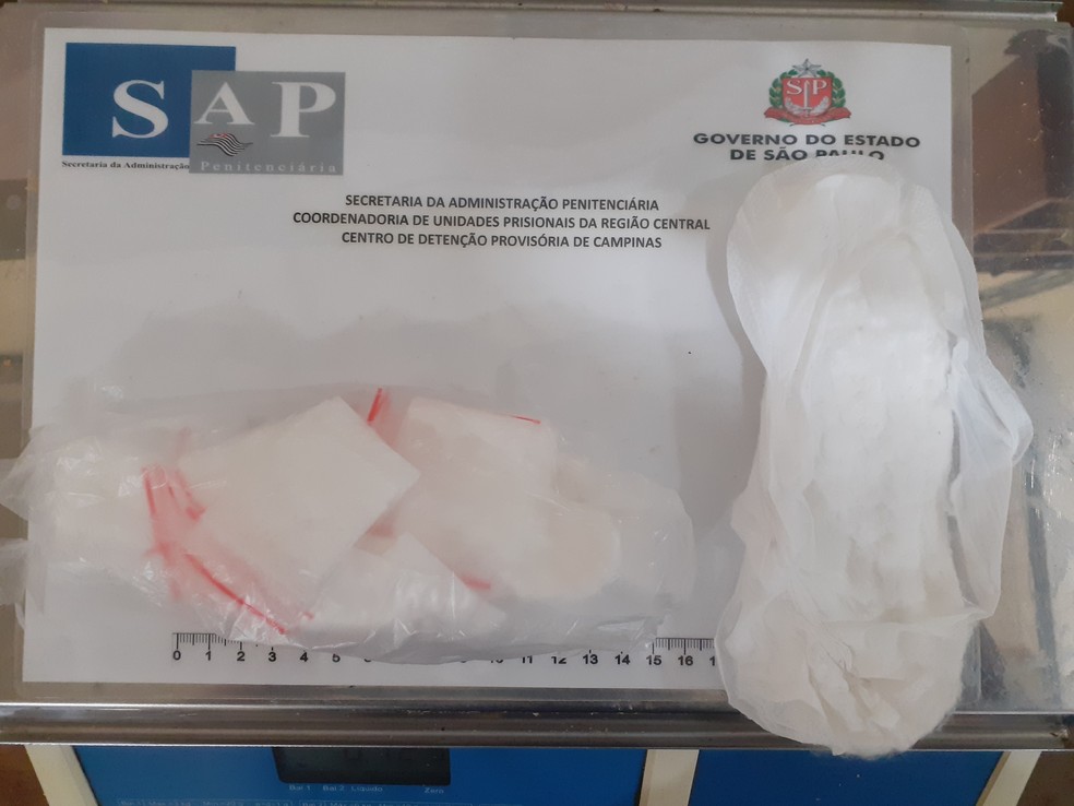 Agentes penitenciários encontraram drogas em absorvente em Campinas — Foto: Divulgação/SAP