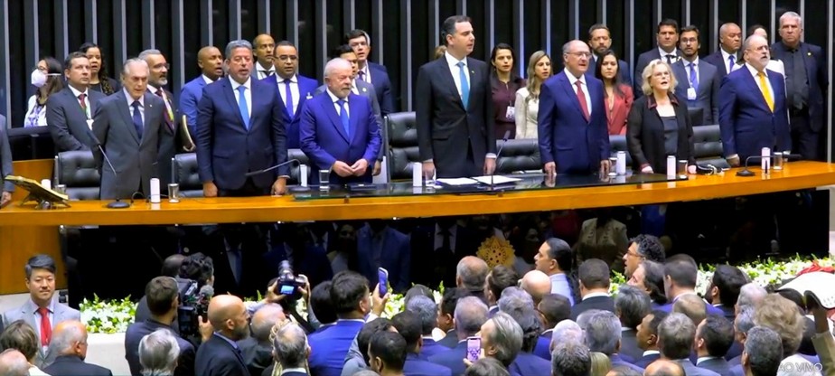 Lula toma posse na Presidência em solenidade no Congresso Nacional