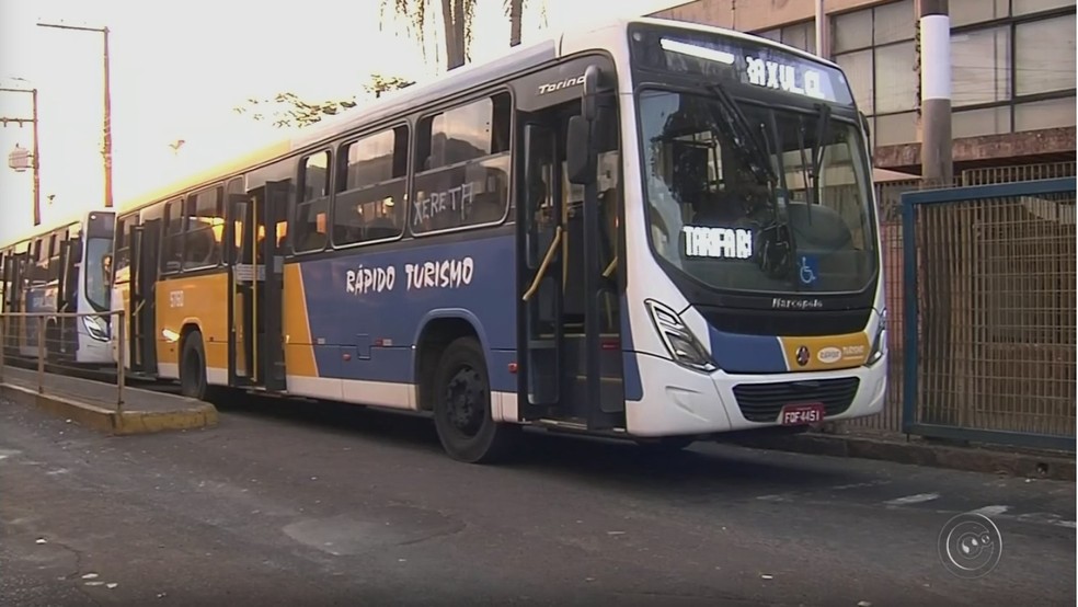 Prefeitura rompeu contrato com a empresa Rápido Turismo após desentendimentos (Foto: TV TEM/Reprodução)