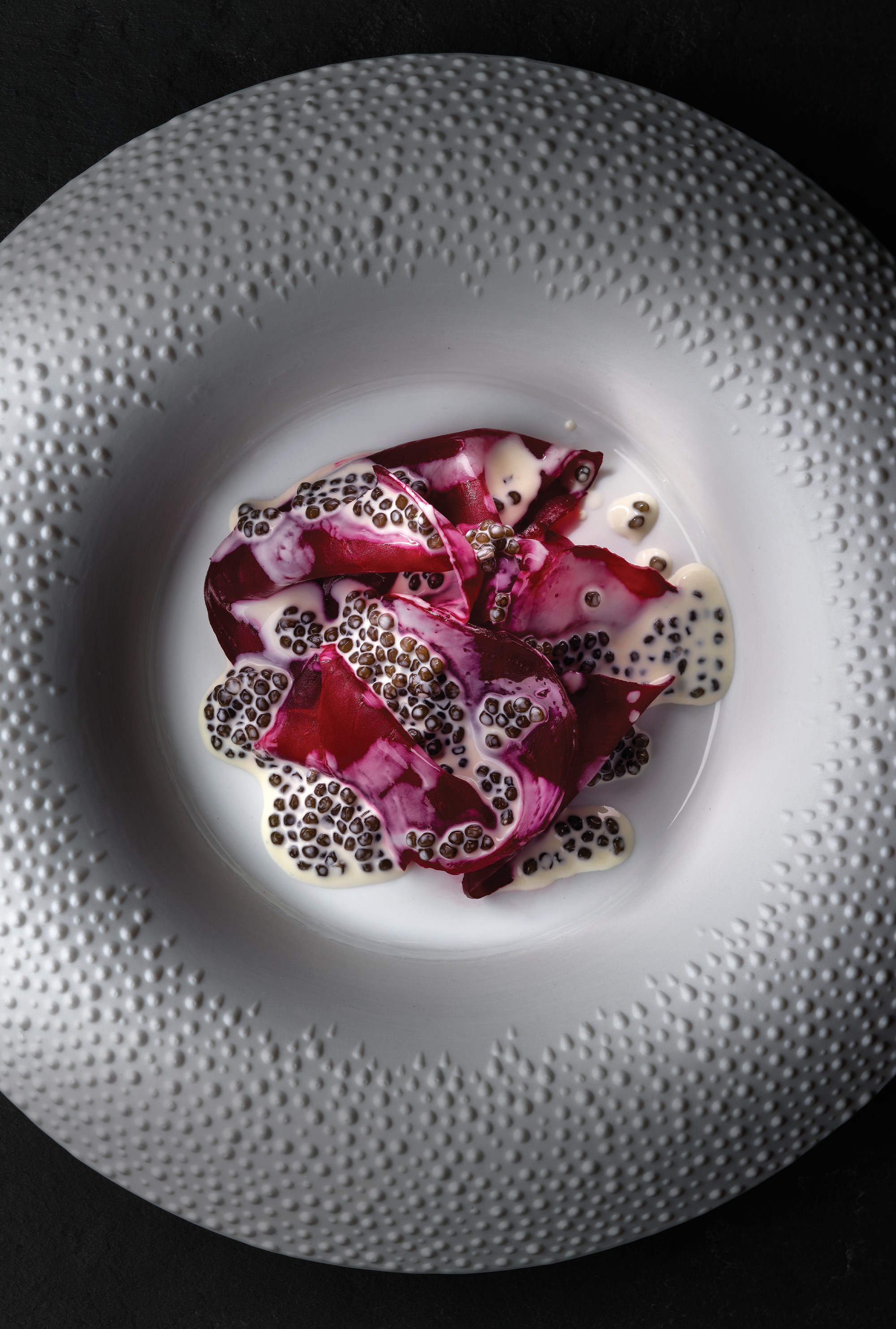Por dentro do Número 1: Beterraba da horta do restaurante com molho de caviar (Foto: divulgação)