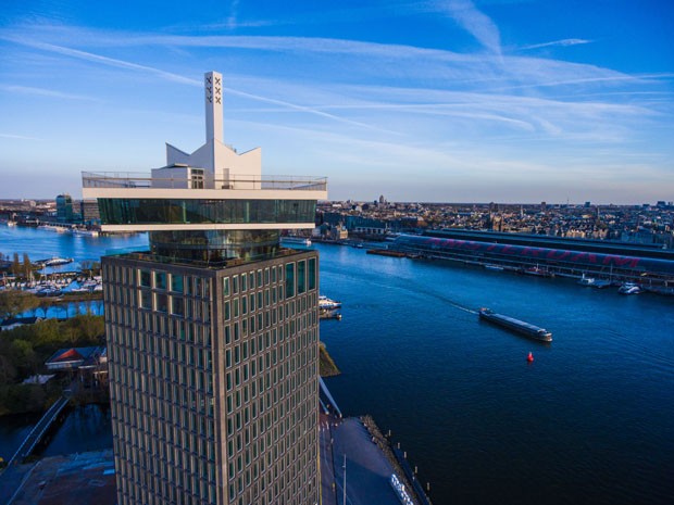 Balanço mais alto da Europa ocupa topo de edifício em Amsterdã (Foto: Divulgação)