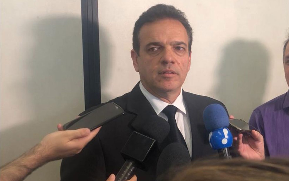 Consultor José Gonçalves Neto diz que empresa oferece R$ 150 mil de recompensa a quem tiver informações sobre paredeiro do ouro e criminosos  — Foto: Kleber Tomaz/G1