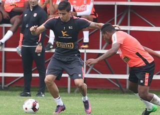 Nova reunião acerta detalhes e libera Beto da Silva para chegar ao Grêmio
