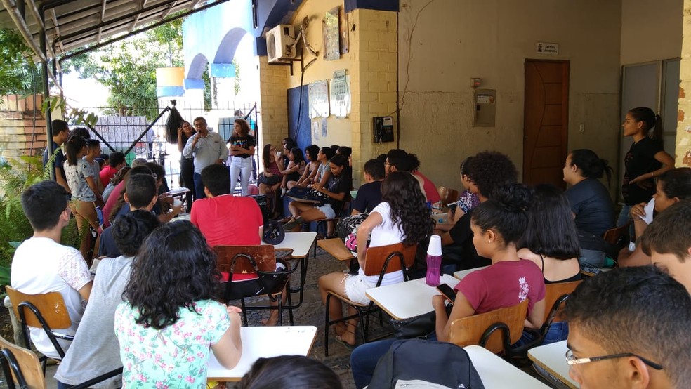 Alunos da Universidade Estadual do Piauí ocupam por tem indeterminado o campus Clóvis Moura  — Foto: Rafaela Leal /G1 PI