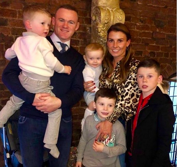 O jogador de futebol Wayne Rooney com a esposa, Coleen Rooney, e os filhos do casal (Foto: Instagram)