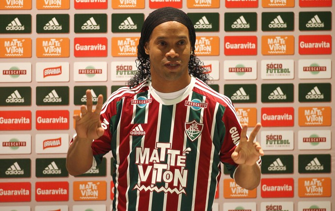 R10 apresentado e revela ansiedade para jogar pelo Flu