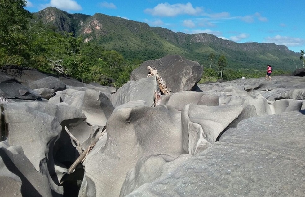 Vale da Lua é uma das principais atrações da Chapada dos Veadeiros que segue aberta (Foto: Vitor Santana/G1)