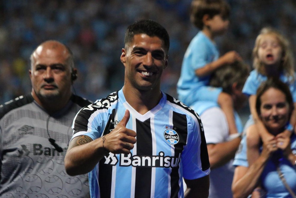 Suárez é apresentado na Arena do Grêmio — Foto: João Victor Teixeira