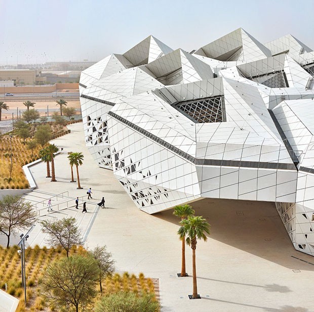 Zaha Hadid projeta edifício futurista no meio do deserto (Foto: Divulgação)